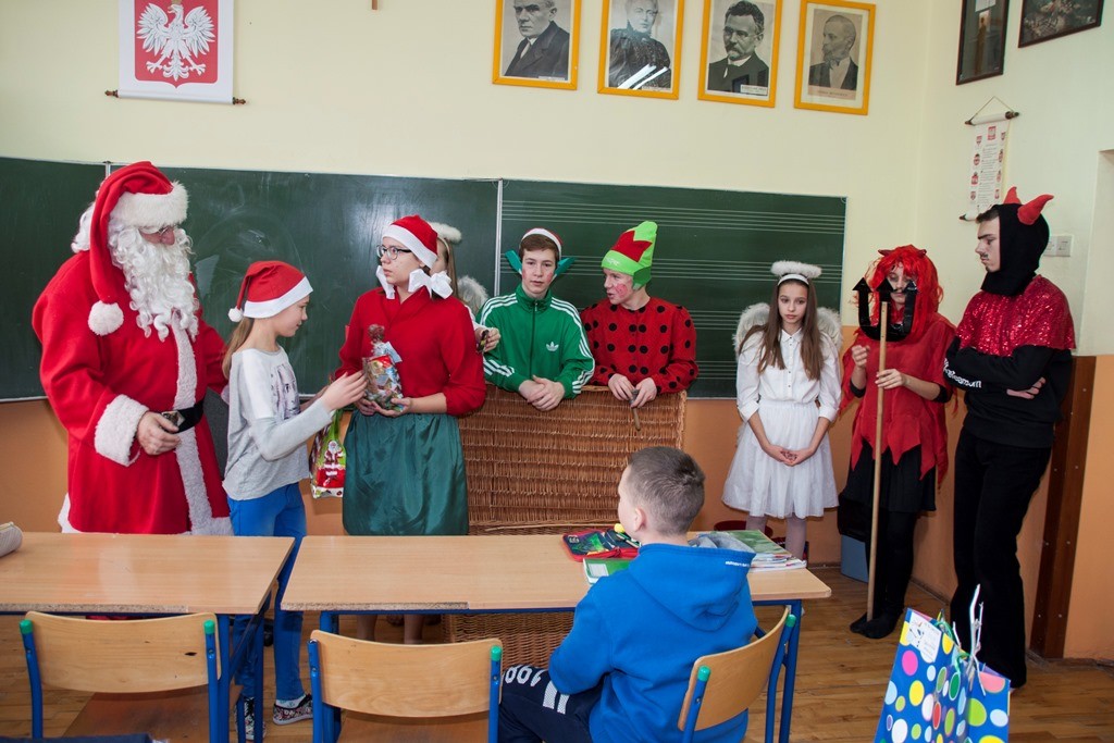 Szkoła w Górkach mikołajki 2016